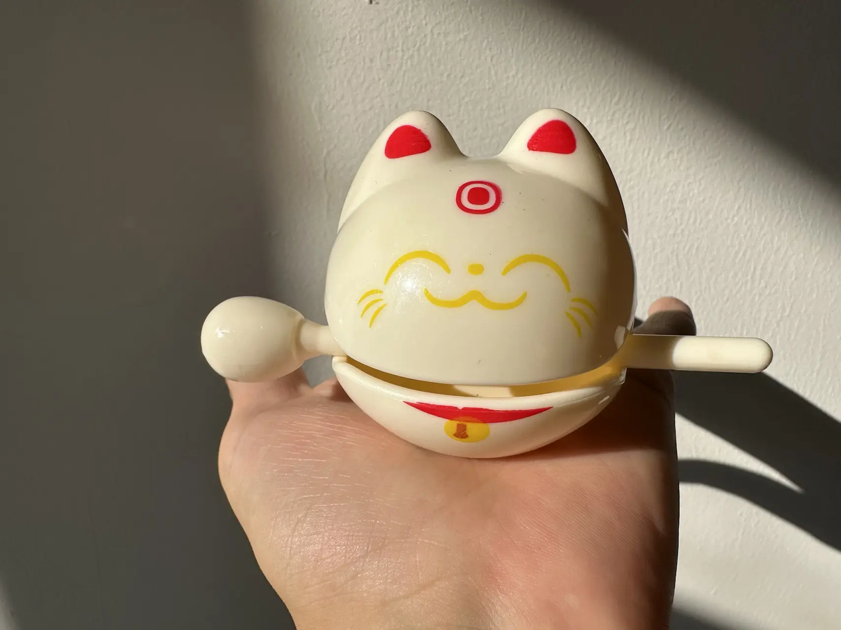 招财白猫木鱼摆件