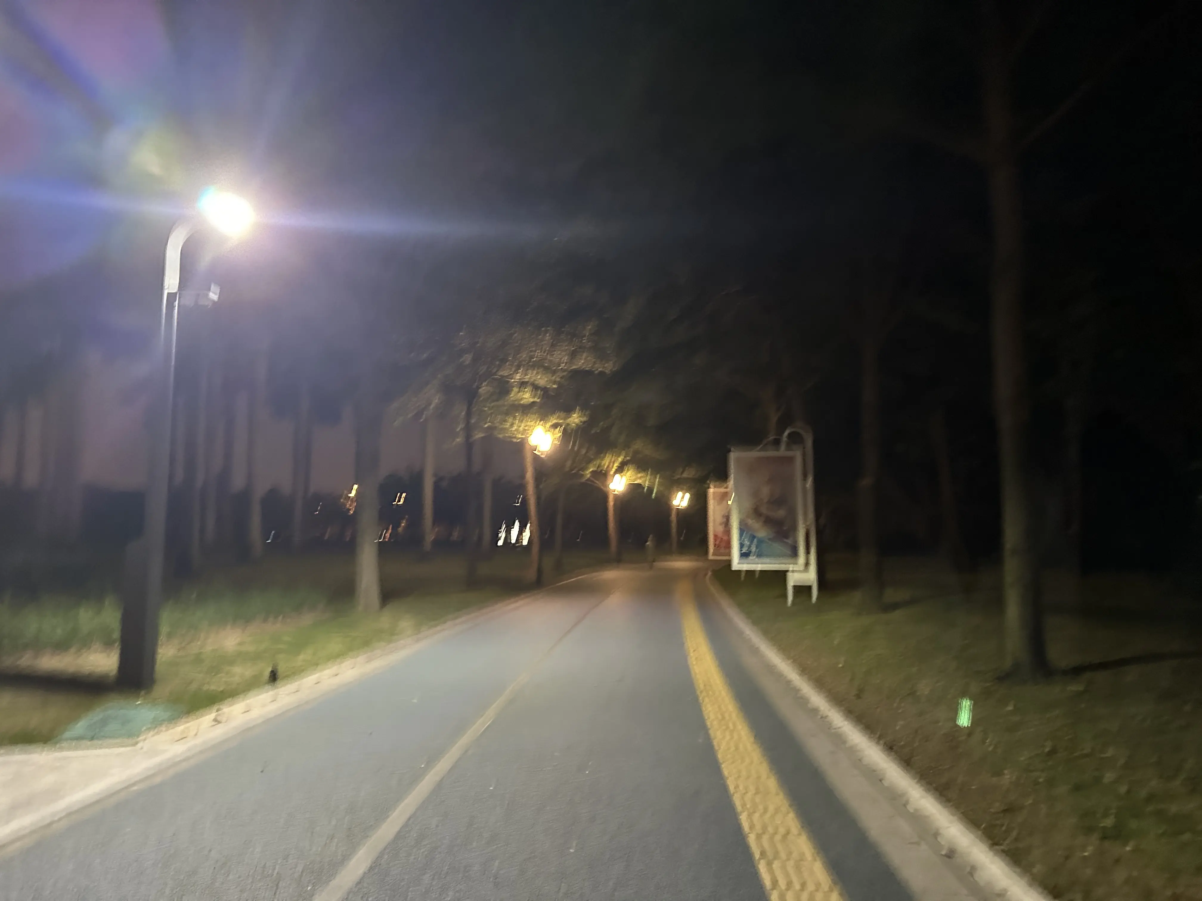 夜色跑道