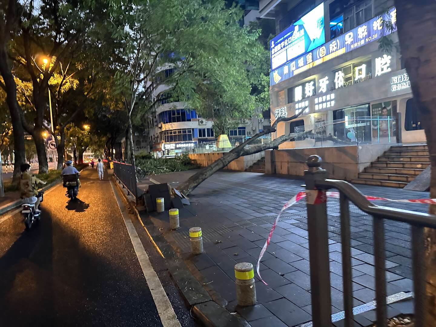 尽管台风去了泉州，但还是对厦门产生了不小的影响