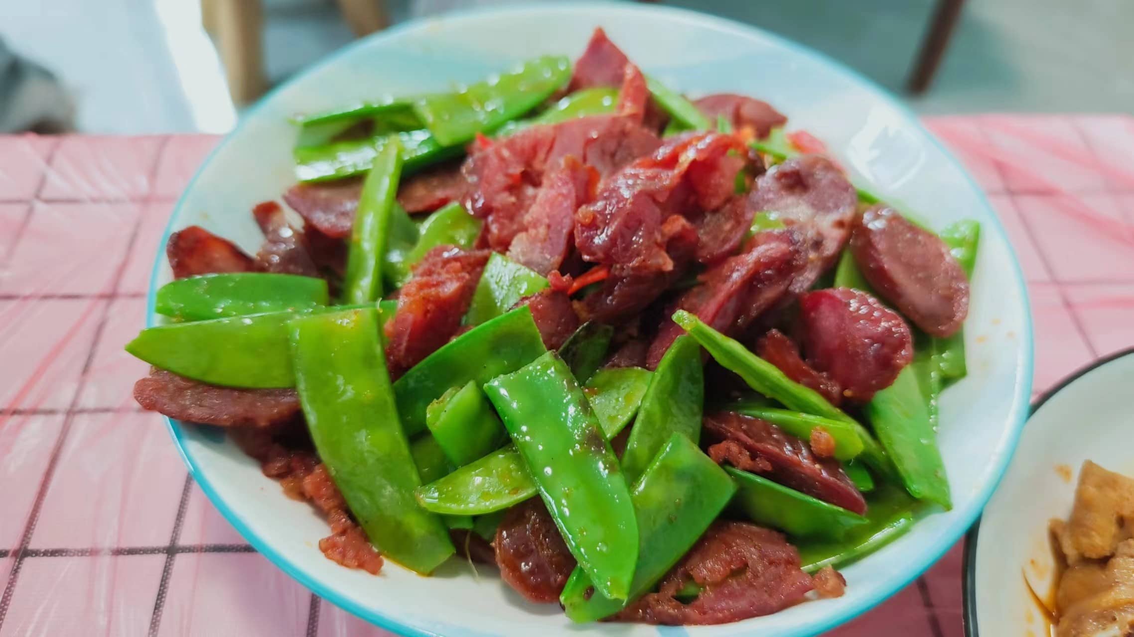荷兰豆炒腊肉